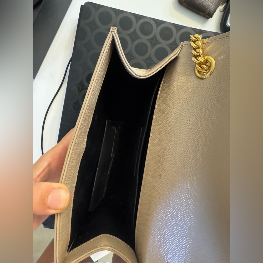 Yves Saint Laurent Beige Leather Crossbody with Gold Chain - Picture 6 of 7